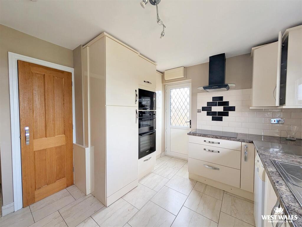 b3b44b28-da8b-4366-bcf8-4d9c5b7702d4-1_all_160168.