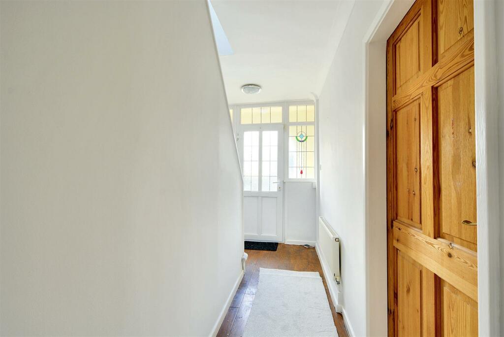 Hallway_2.jpeg
