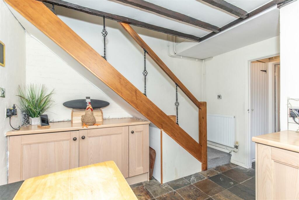 STAIRS TO FIRST FLOOR LANDING