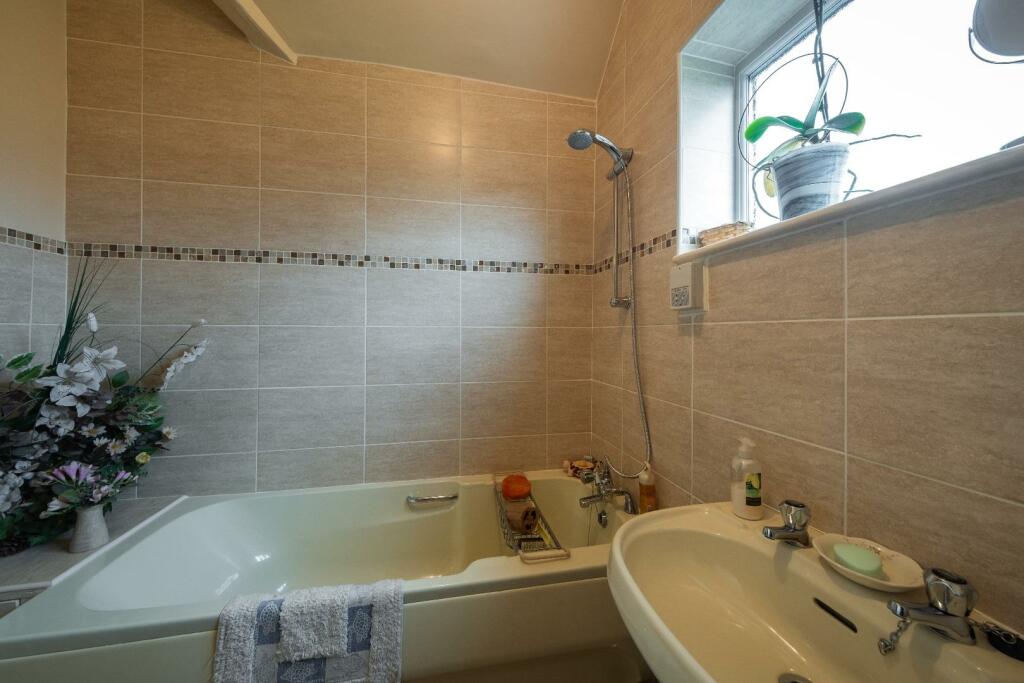 126 Vicars Cross Road-030.jpg