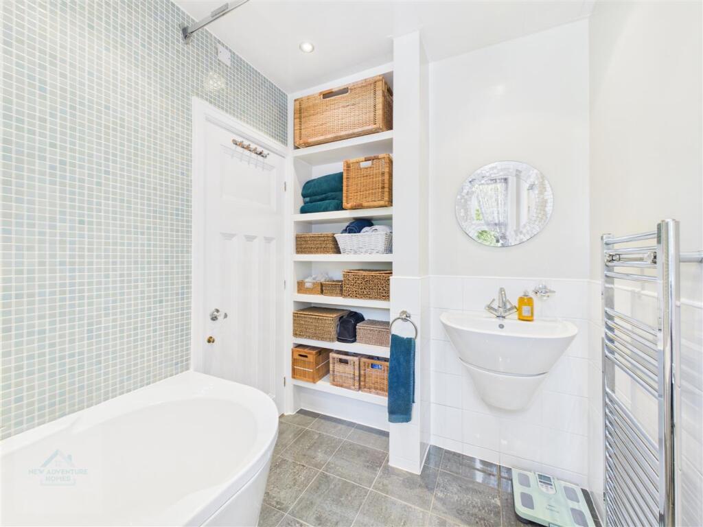 Jack &amp; Jill Bathroom