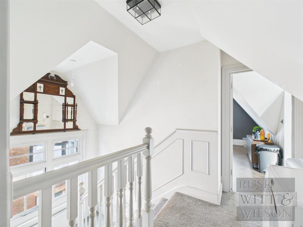 CAM03417G0-PR0872-STILL008.jpg
