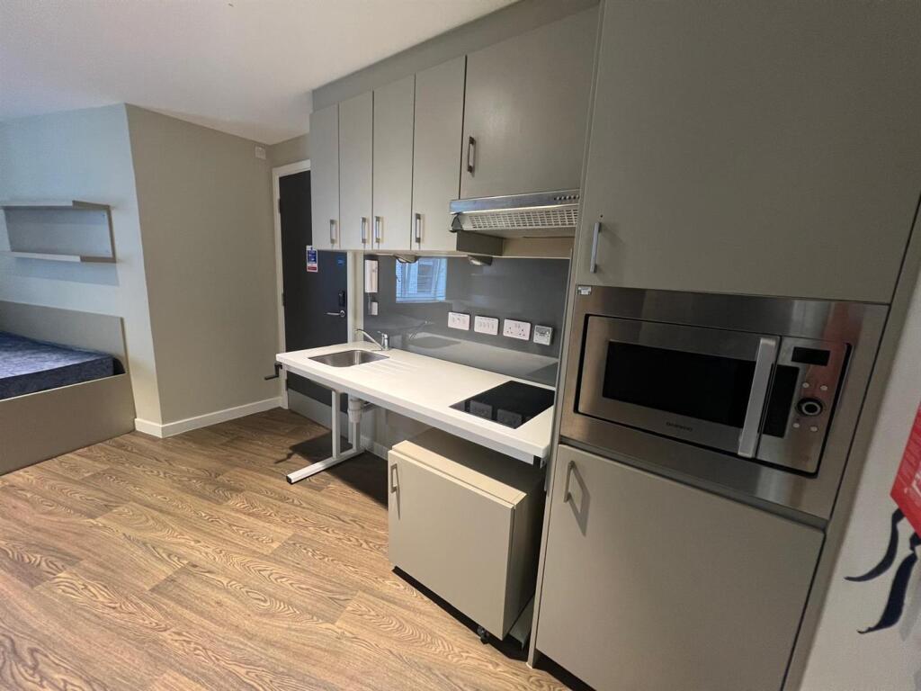 Melbourne 121 accessible unit 4.jpg