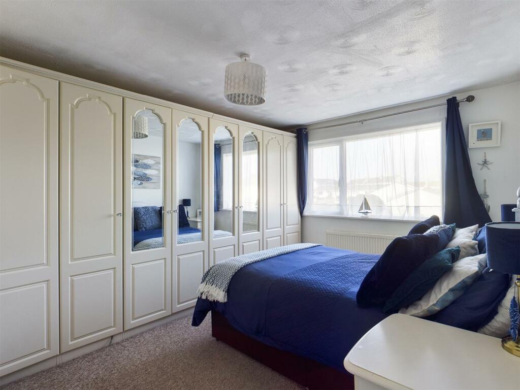 Front Double Bedroom.jpg