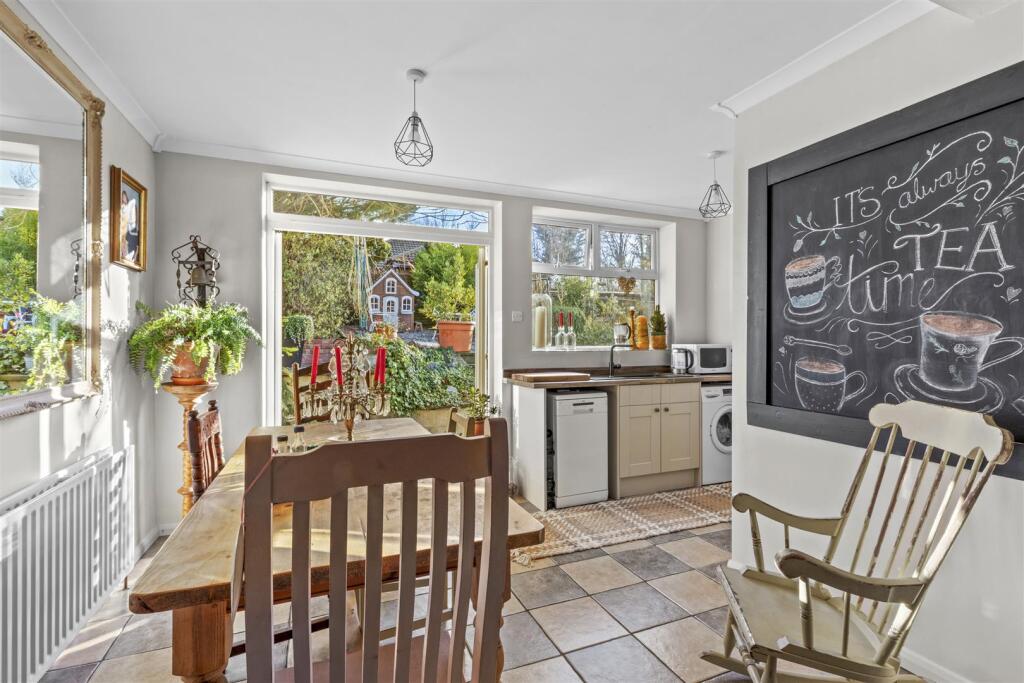 36 Coningsby Rd, HP13 5NY-9.jpg