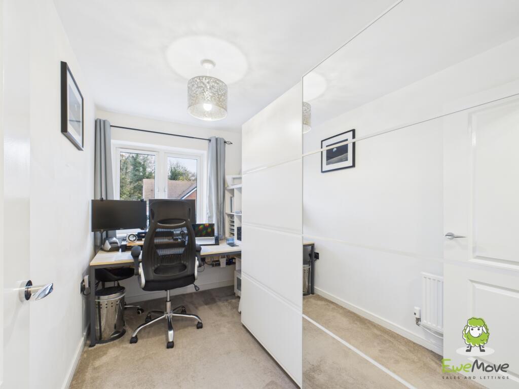 EweMove Estate Agents Basingstoke - The Coach Road