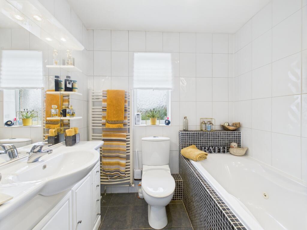 CAM05192G0-PR0118-STILL018