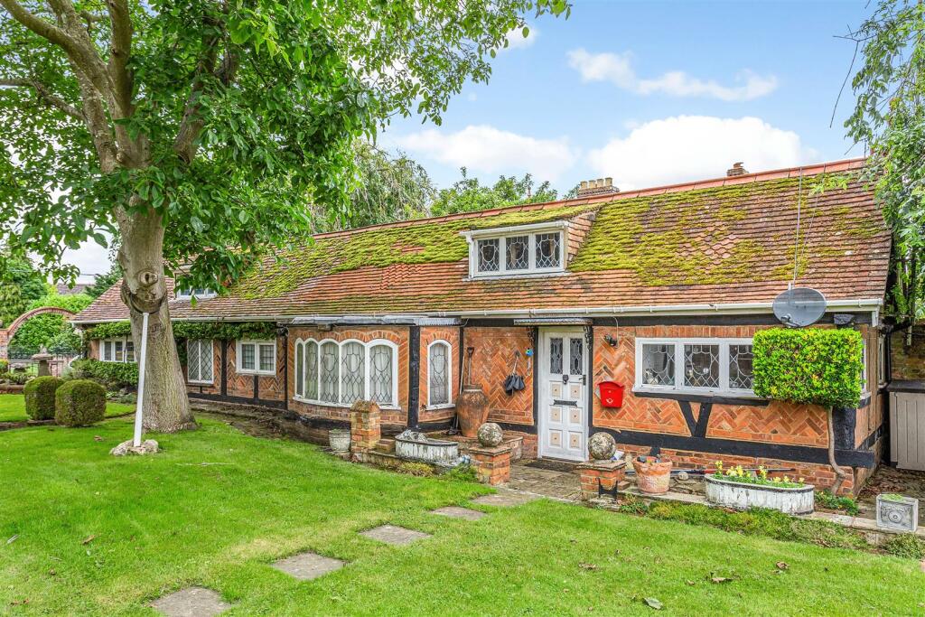 Barley Close Cottage 322106  (24).jpg