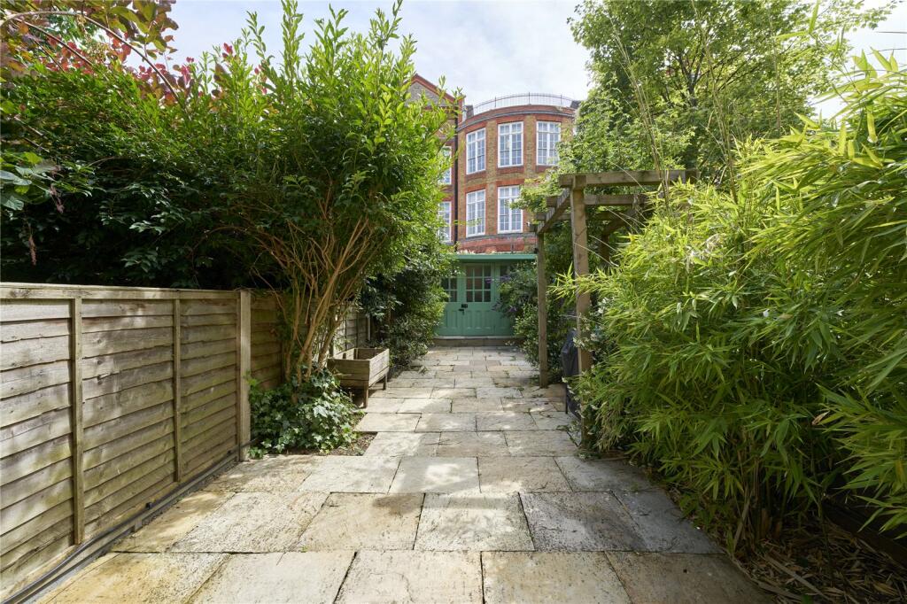 Woodseer St, E1