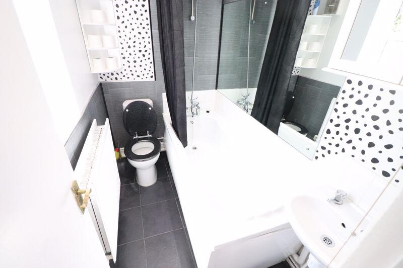 GROUND FLOOR BATHROOM