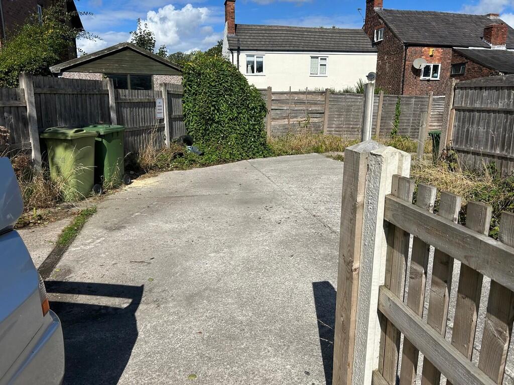 original-7FB24F02...