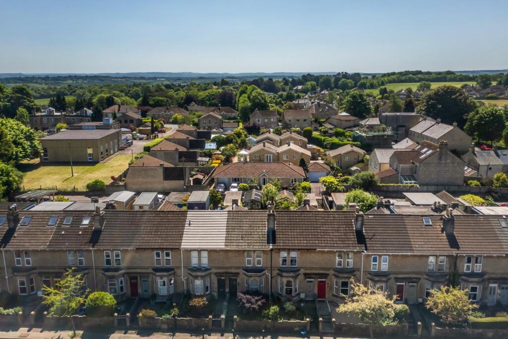 28 Hawthorne Grove-10.jpg