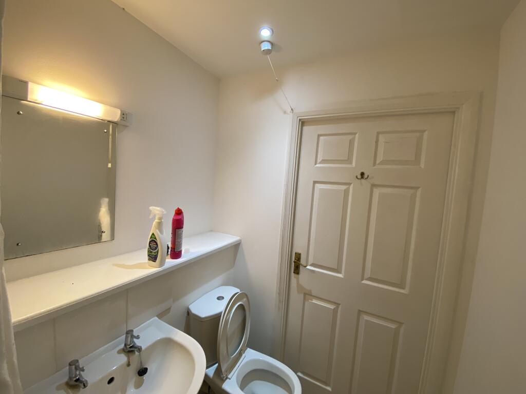 37 Toilet