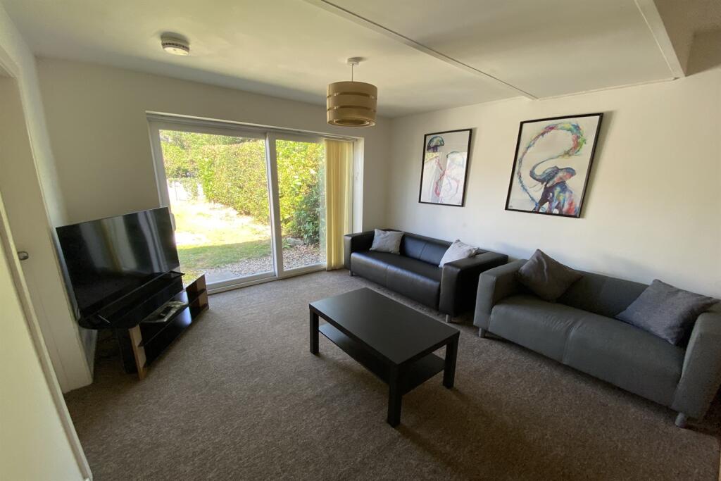 6 bedroom property in Winton