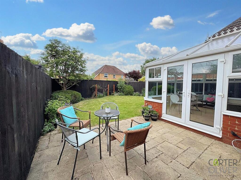 SIDE PATIO AREA