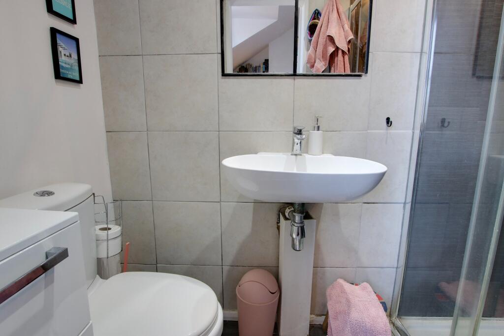 EN SUITE