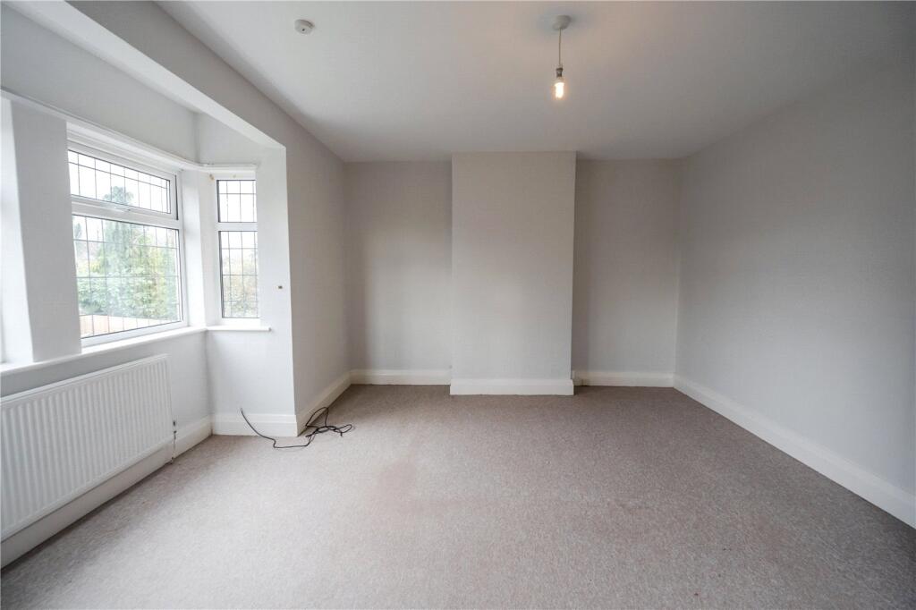 Bedroom 1 (2)