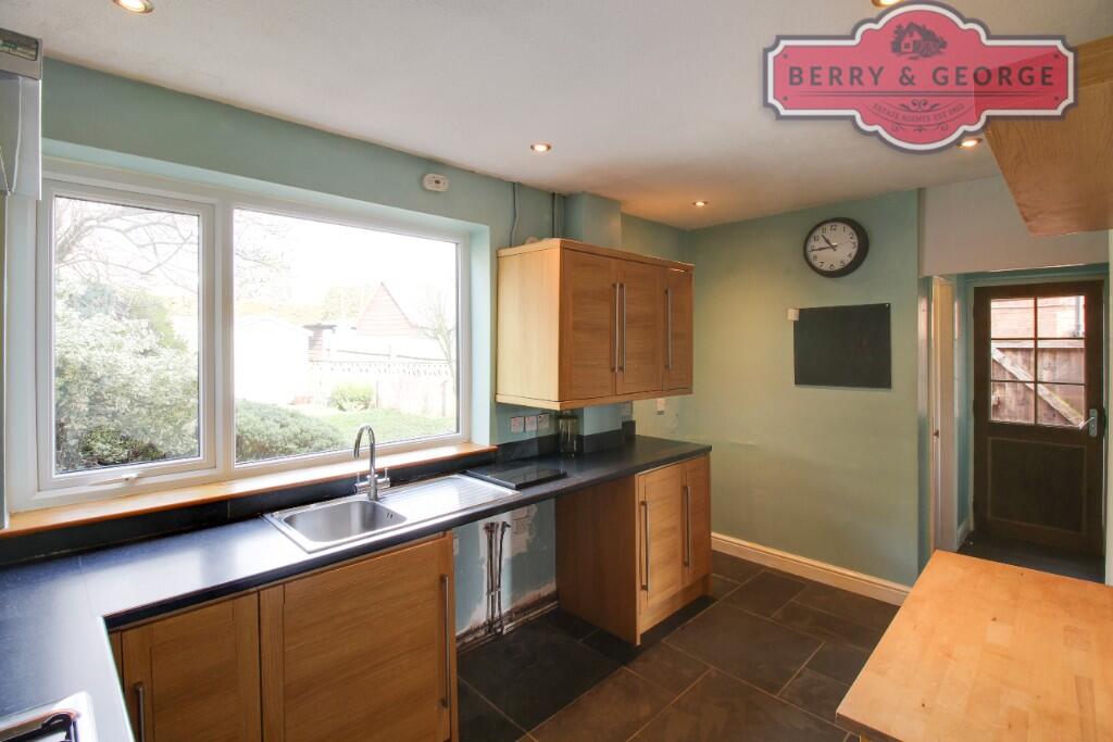 KITCHEN / BREAKFAST