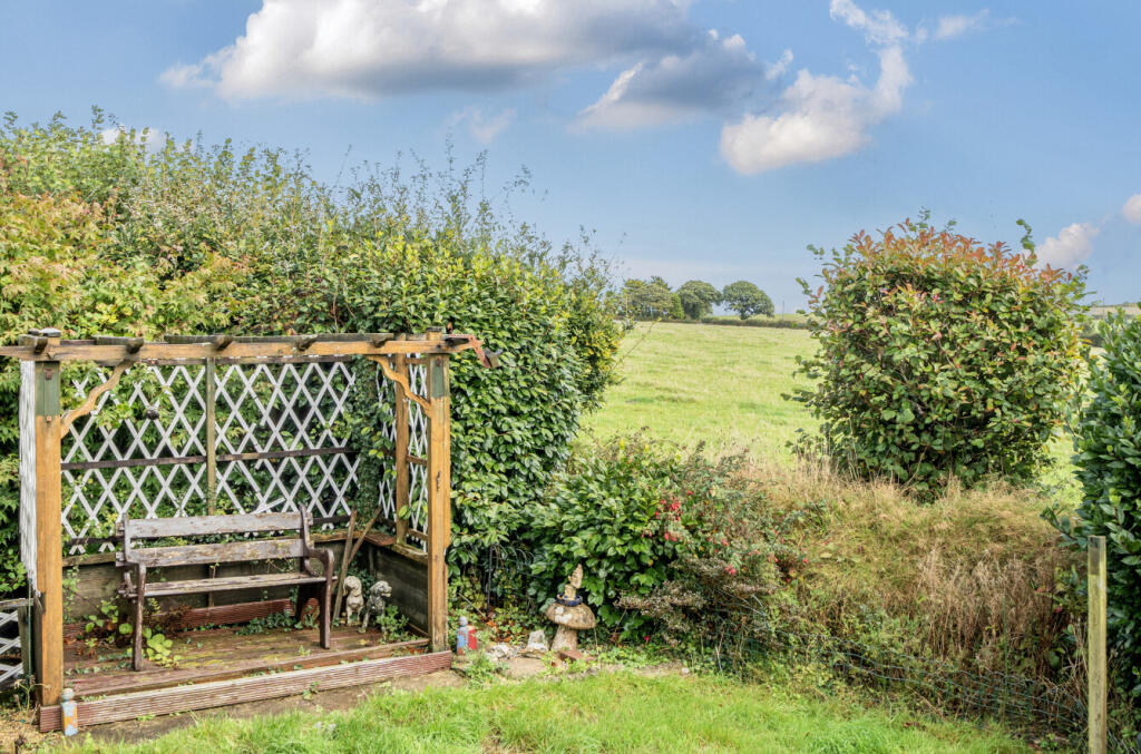 1354582-15-68c1ba...