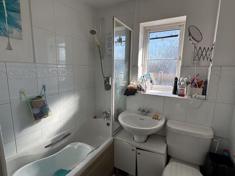 Bath/shower room