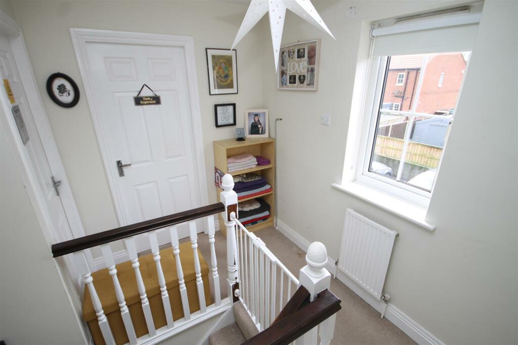 FIRST FLOOR LANDING