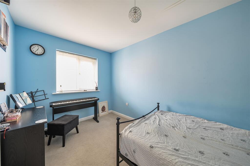 38 Stowe Drive, Rugby (17).jpg