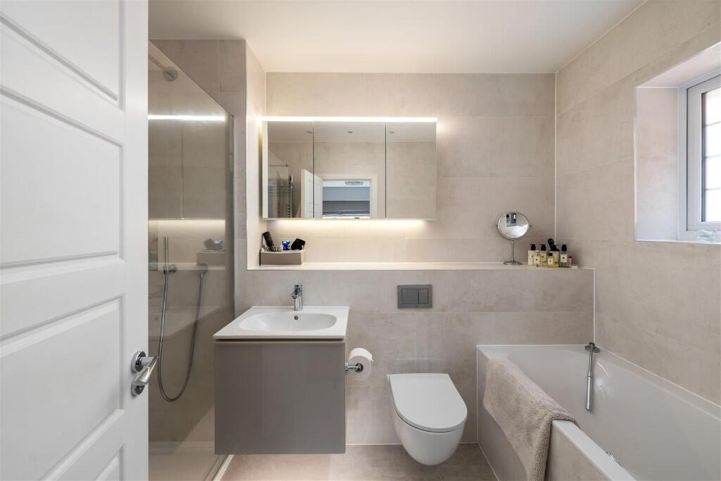 Ensuite