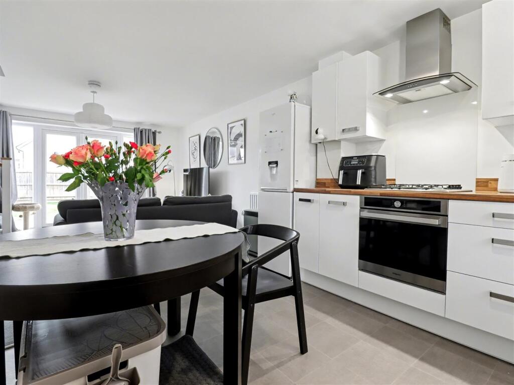 kitchen/dining