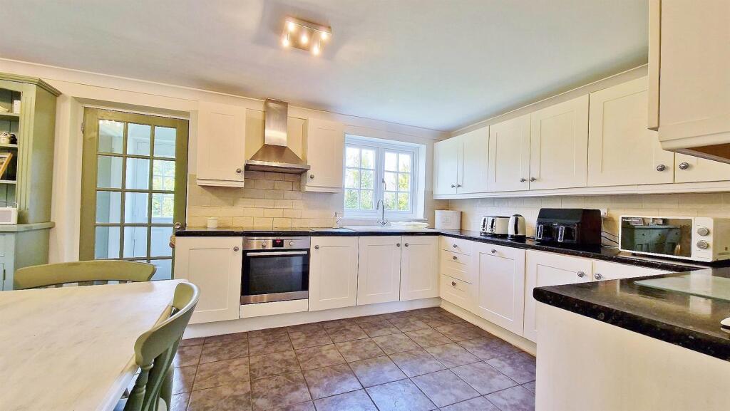 Kitchen/Breakfast Room