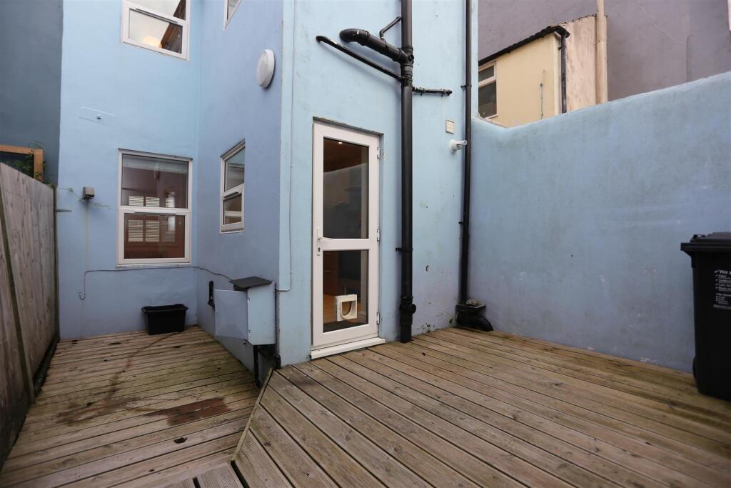 101 Southover Street (18).JPG