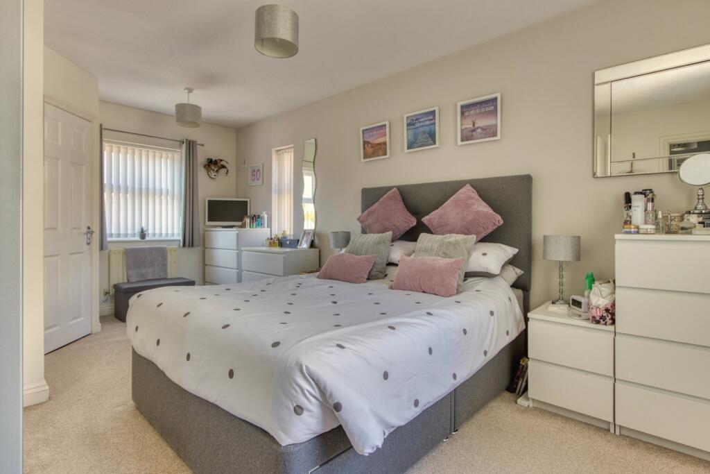 Ewemove Taunton - Venn Close (24)