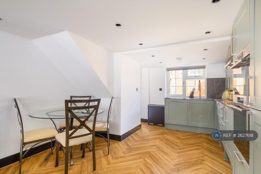 Kitchen &amp; Dining Area