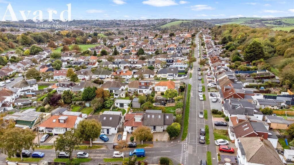 Lomond Avenue, 15_031.JPG