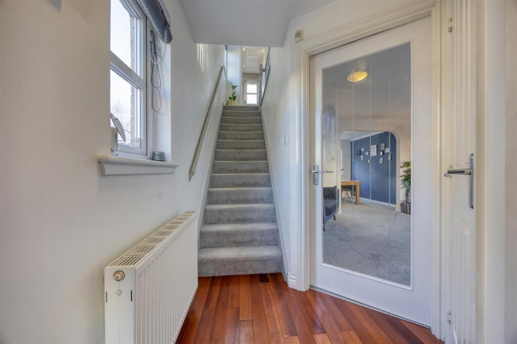 25_MATHIESON_CRESCENT_STEPPS_005.JPEG