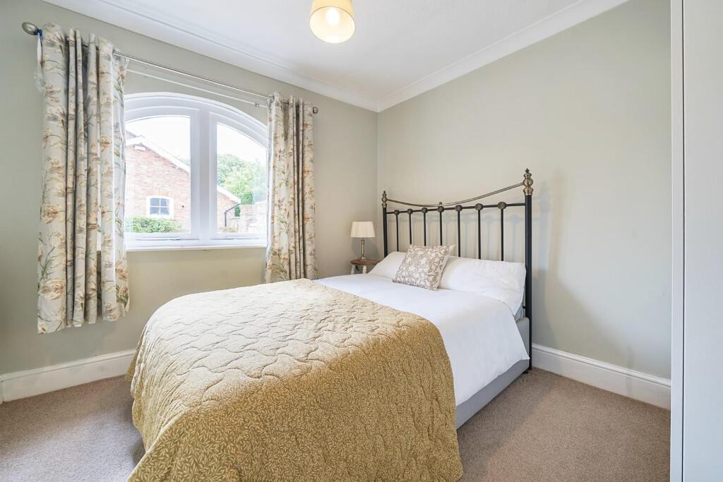 SECOND DOUBLE BEDROOM.jpg