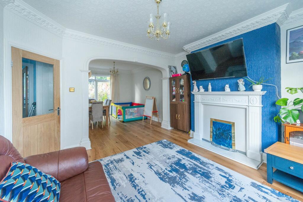 KITCHEN DINER AND LOUNGE