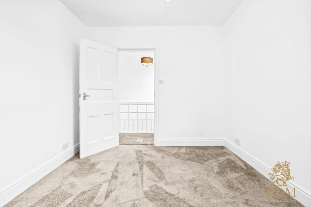 Flat 3, 4 Mapperely Park Drive Nottingham, NG3 5BX