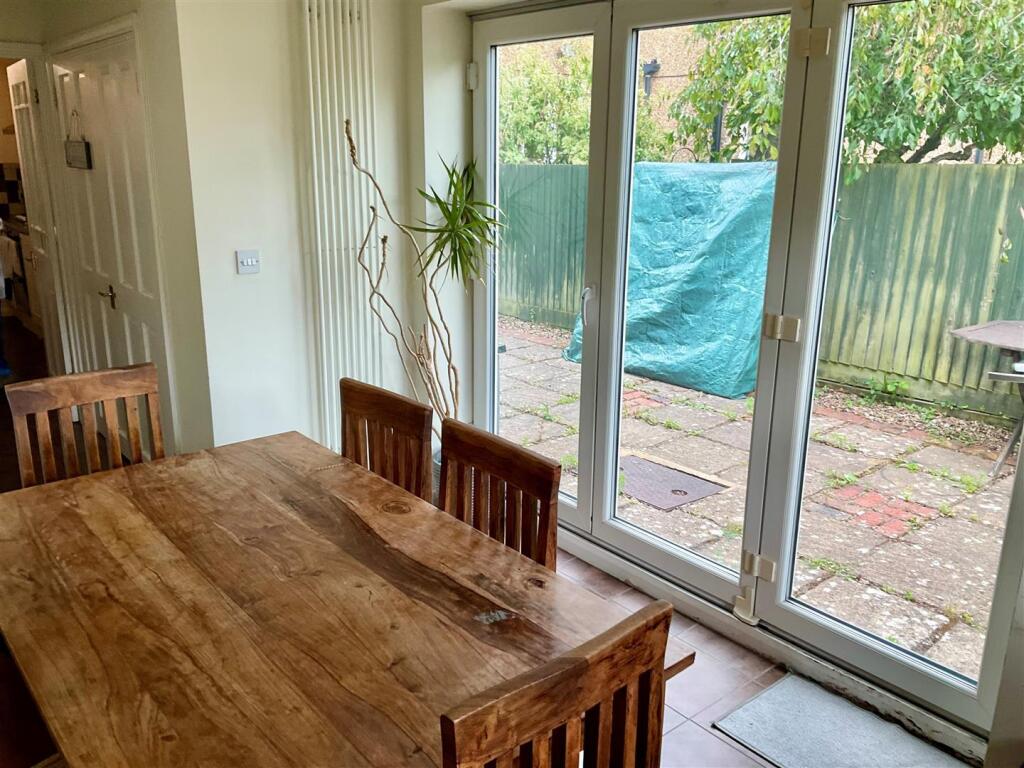 Dining Room pic1.jpg