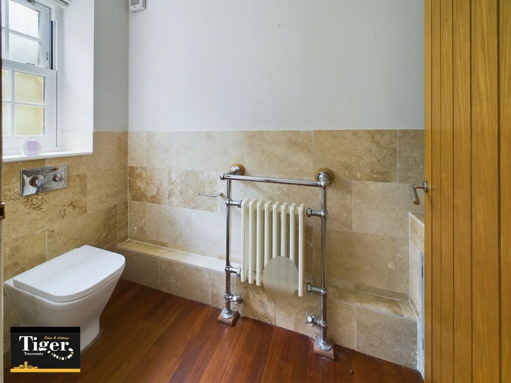 CAM02176G0-PR0329...