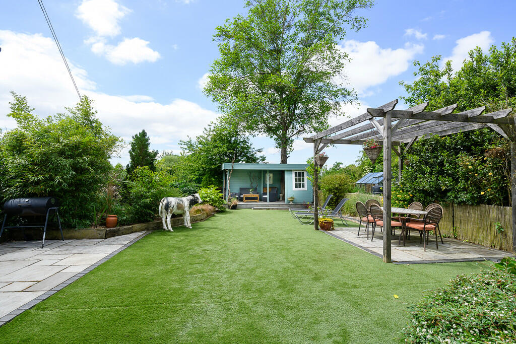 Oaklands Cottage-...