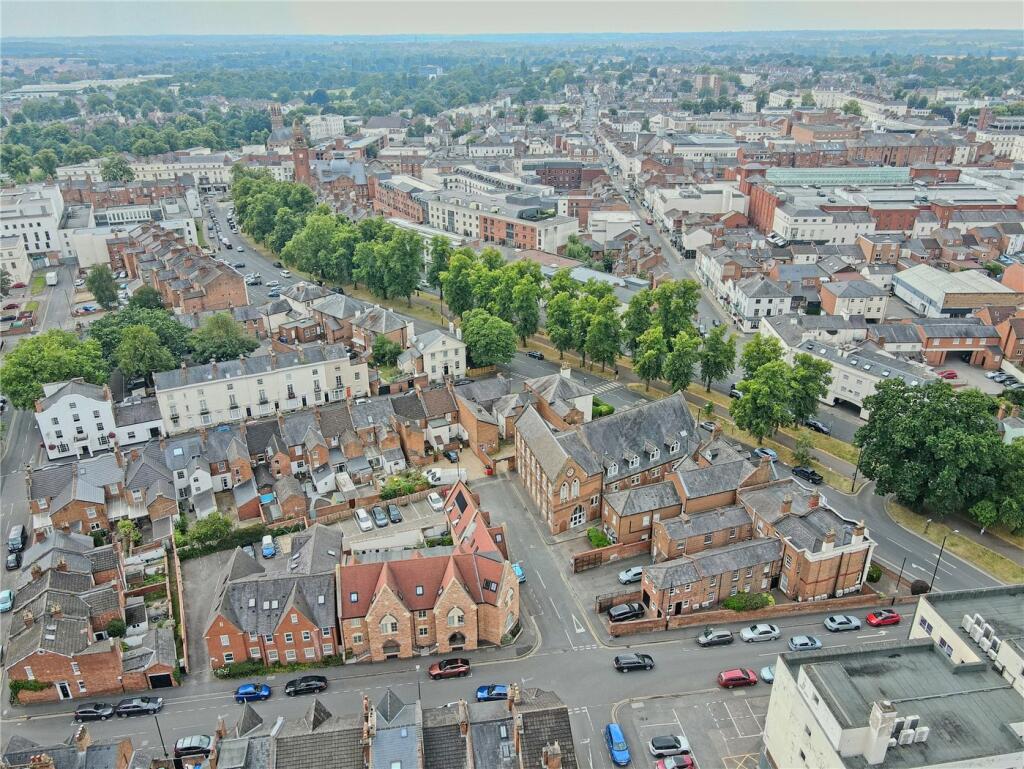 Regent Grove/Town Ha