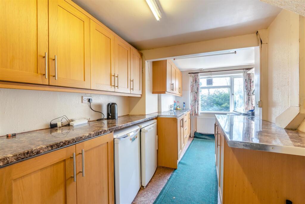 8637166-interior02.jpg