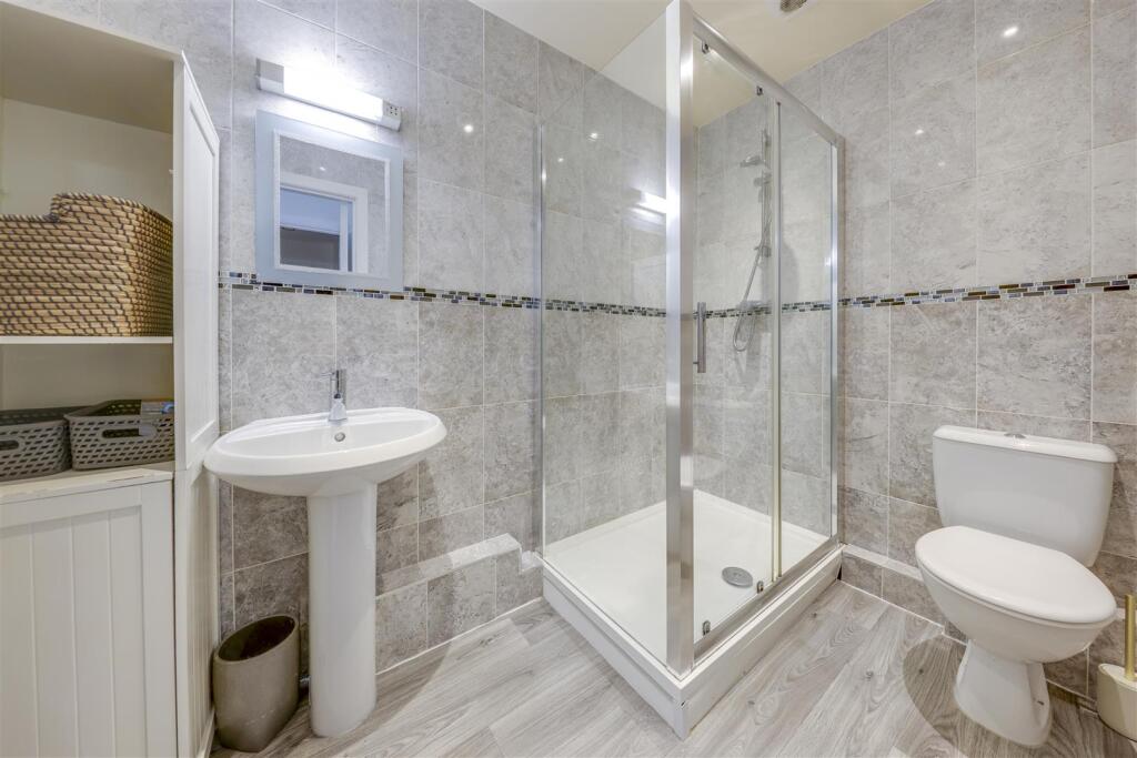 En Suite Shower Room