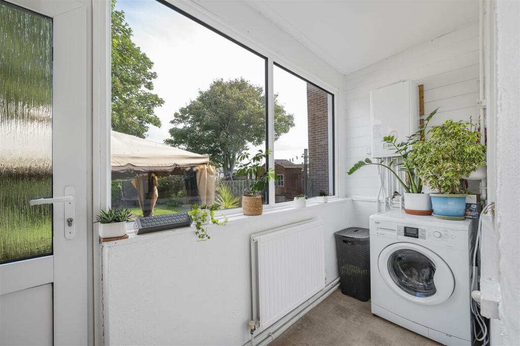 Loggia/Utility Room