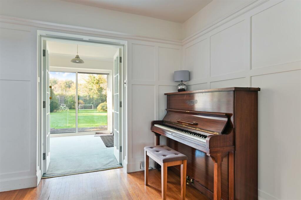 DOWNS WOOD, 72- (5).jpg