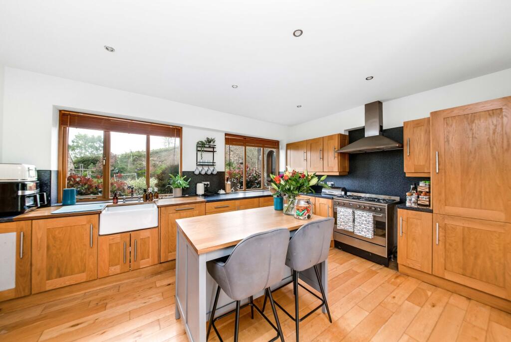 DINING/LIVING KITCHEN
