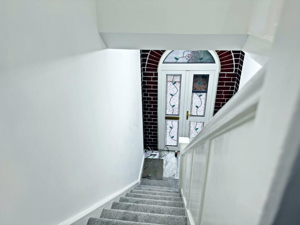 RomanRd133Newstairs.jpeg