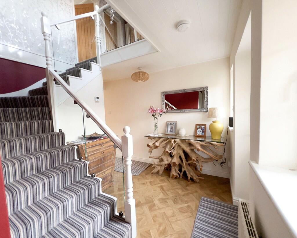32. 4A Mill Road,...