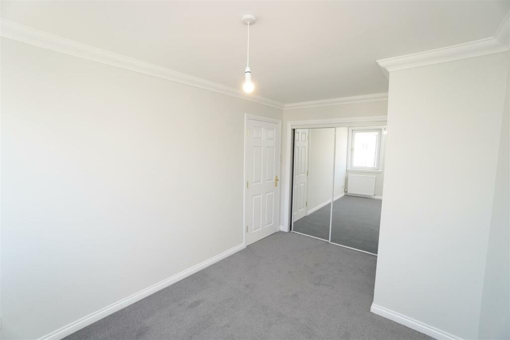 bedroom2.jpg