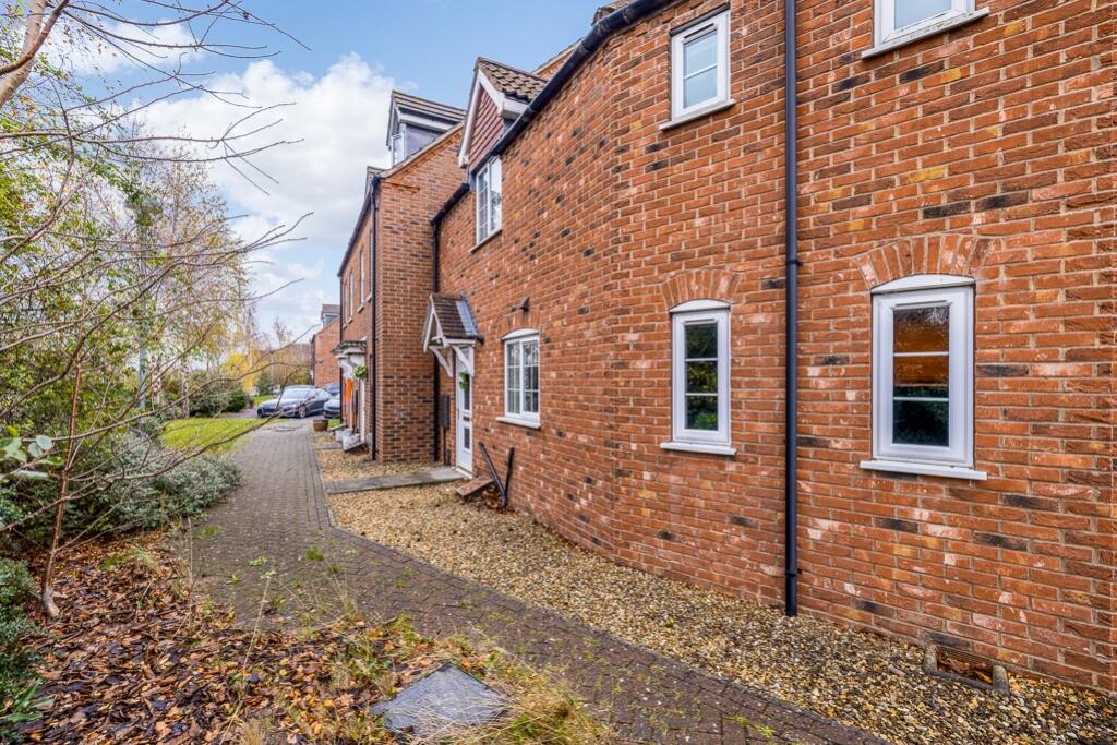 23 Ambassador Walk (Spalding)-4